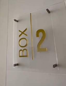 Señaleticas acrílicas dos capas